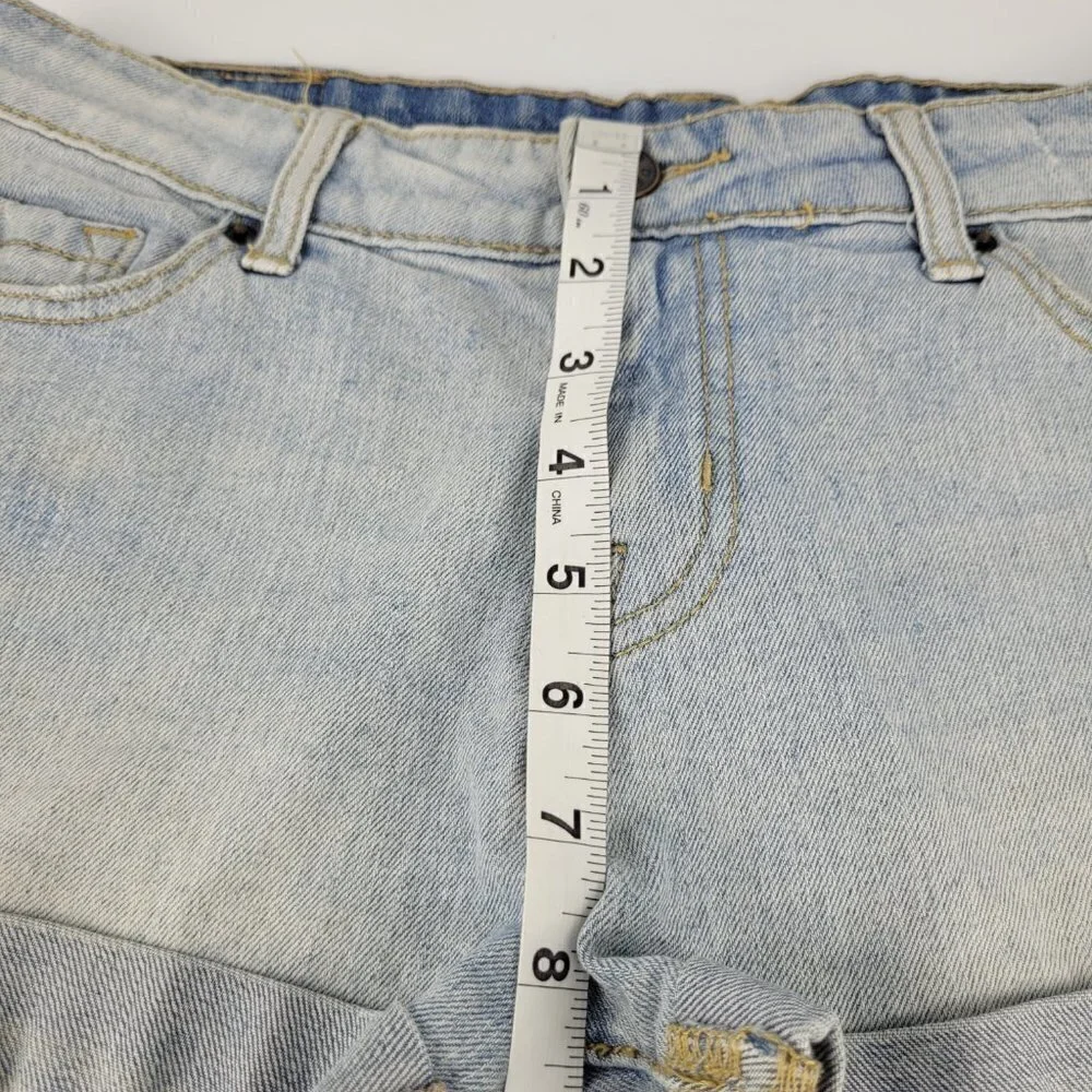 UO BDG Mid Rise Alexa 5 Pocket Cuff Shortie Denim Short 27 - Picture 3 of 8